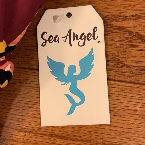 Size small one piece swimsuit - Picture 2 of 7